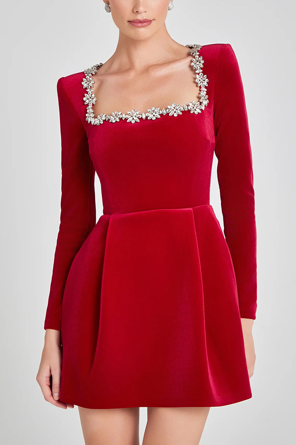 Robe à motifs floraux et strass