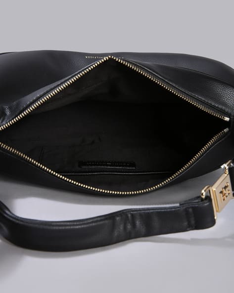 Tommy Hilfiger – Sac Hobo Demi-Lune en Cuir Grainé Noir