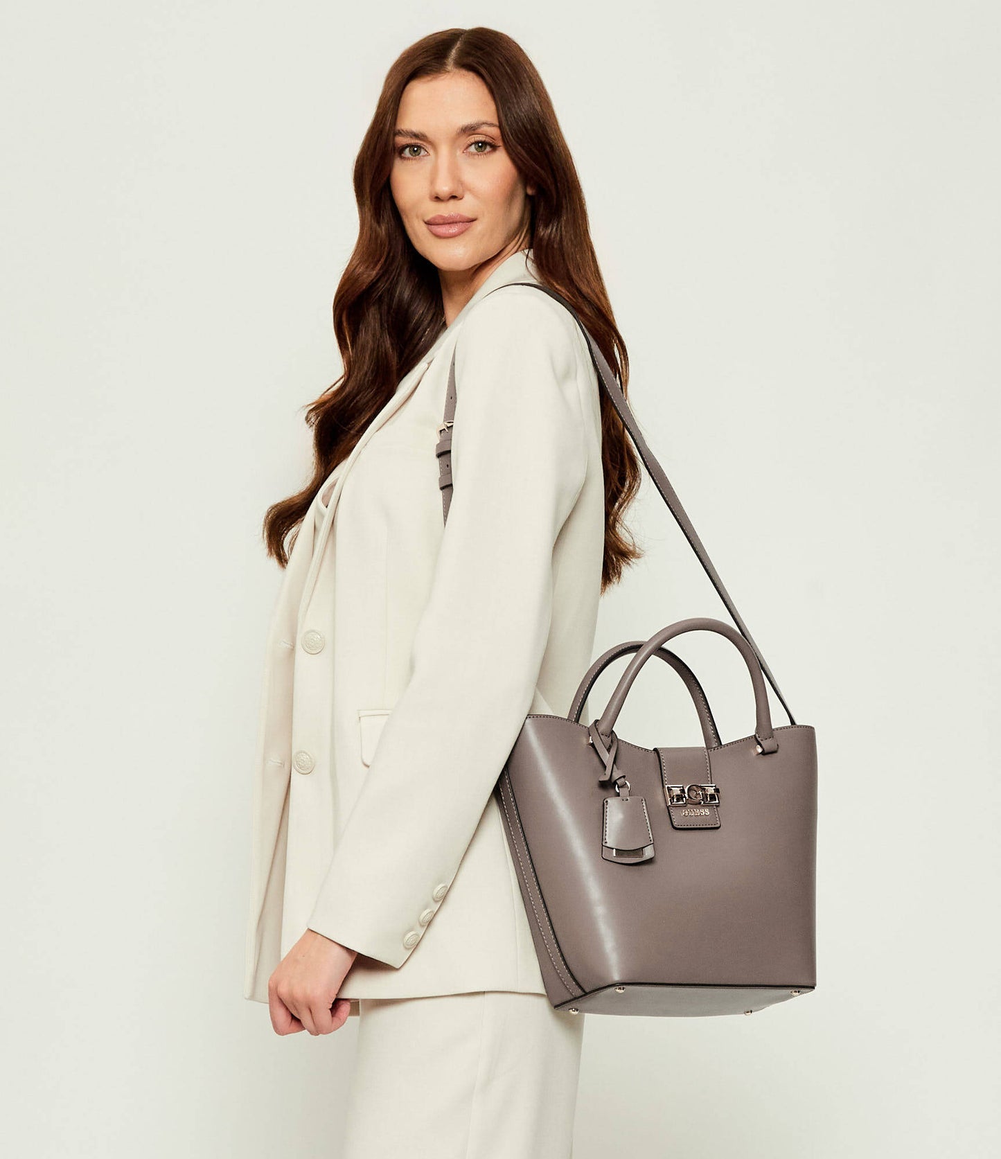 Guess Igi Tote Bag Taupe - Vue de face porté