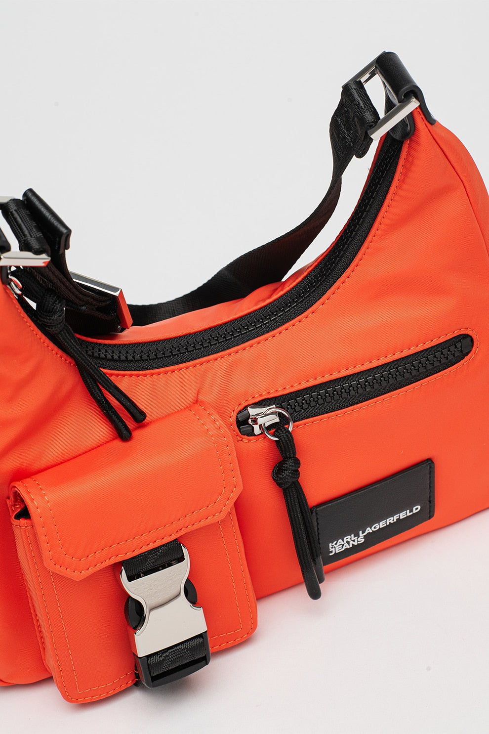 Karl Lagerfeld Jeans – Sac Hobo Utilitaire Nylon Rouge