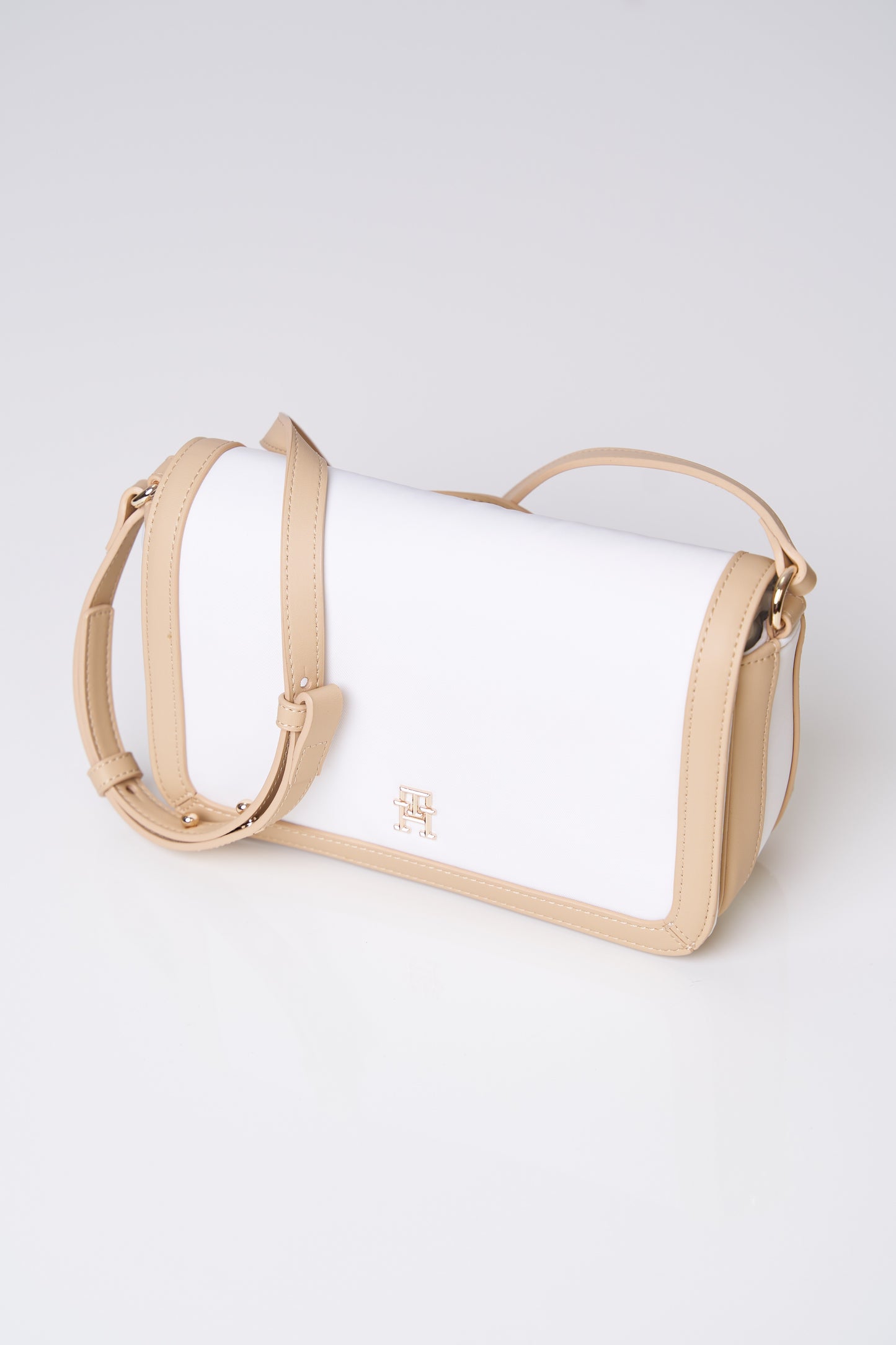 Tommy Hilfiger Crossbody Bag – Blanc & Beige